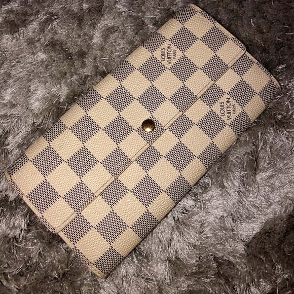 Louis Vuitton Sarah Wallet - Picture 1 of 6